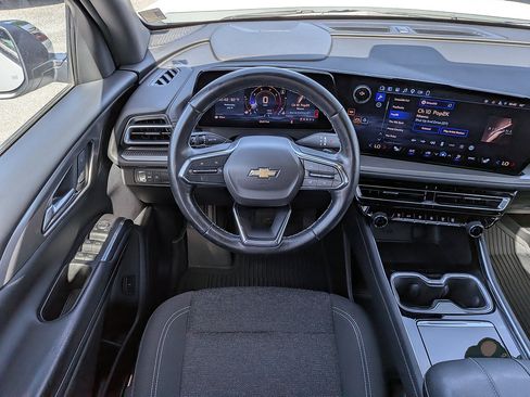 Used 2024 Chevrolet Traverse LS FWD image 15