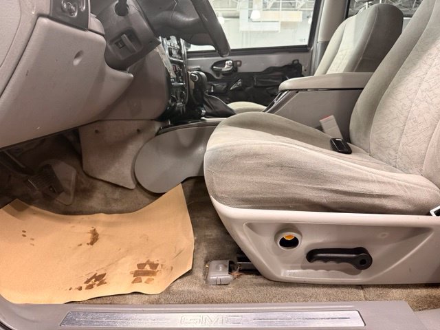 Used 2005 GMC Envoy SLE AWD/4WD image 8