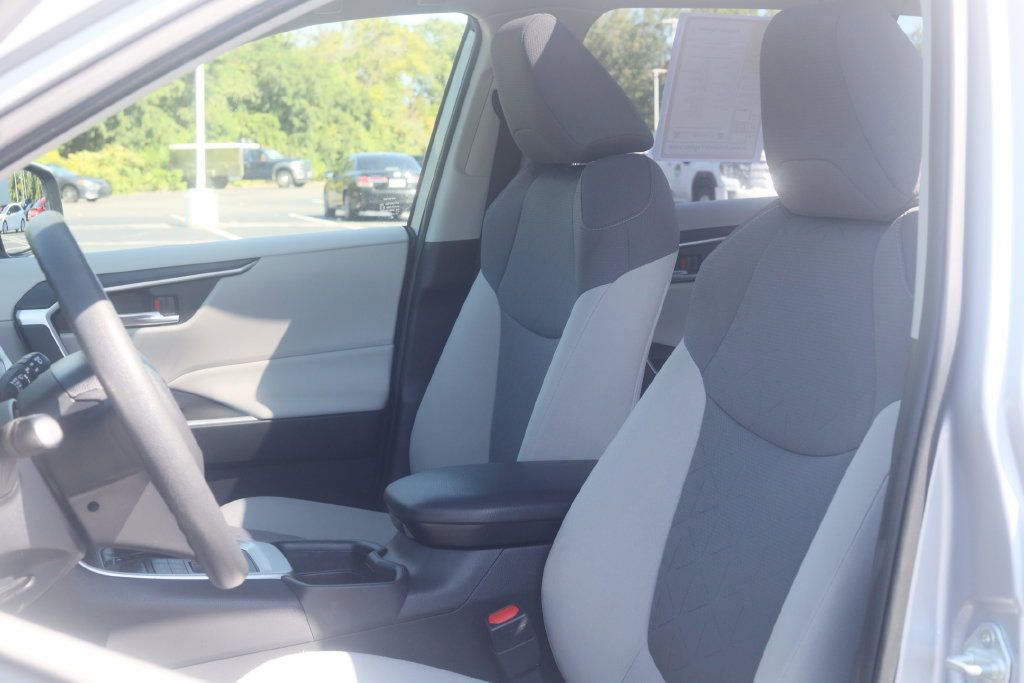 Certified 2019 Toyota RAV4 XLE AWD/4WD image 19