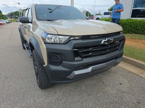 Used 2023 Chevrolet Colorado Trail Boss w/ Advanced Trailering Package AWD/4WD image 5