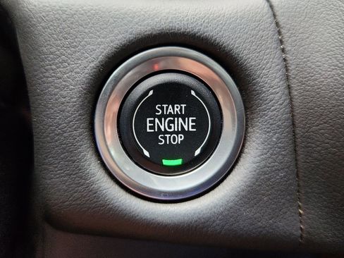 Used 2024 Chevrolet Tahoe High Country AWD/4WD image 21