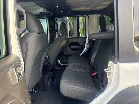 Used 2025 Jeep Wrangler Sport S image 3