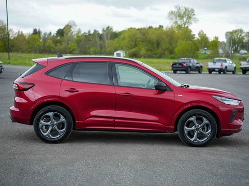Used 2023 Ford Escape ST-Line w/ Tech Pack #1 AWD/4WD image 4