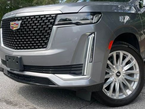 Used 2021 Cadillac Escalade ESV Premium Luxury AWD/4WD image 3