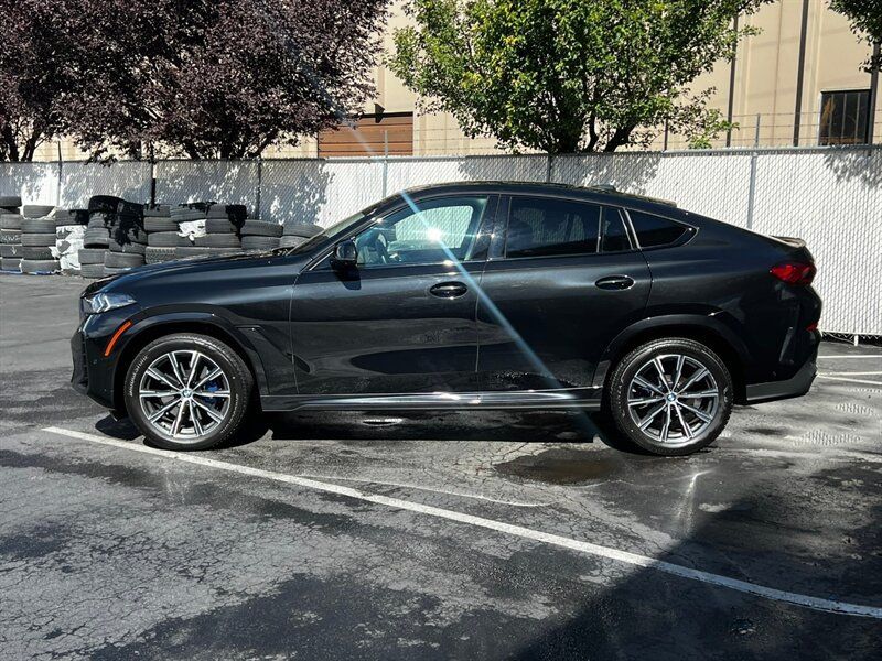 Used 2026 BMW X6 xDrive40i w/ Climate Comfort Package AWD/4WD image 4