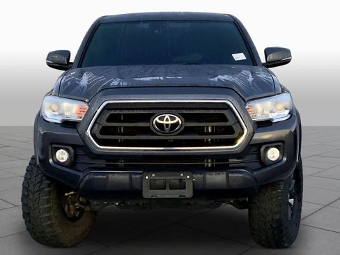 Used 2022 Toyota Tacoma SR5 w/ Technology Package image 4
