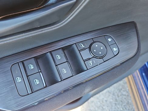 Used 2025 Nissan Kicks S image 14