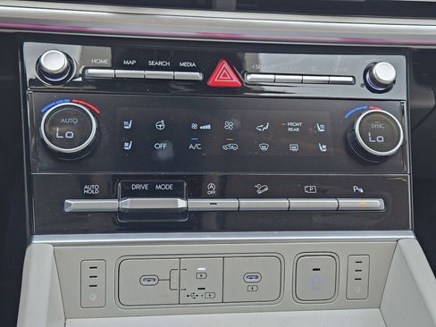 Used 2025 Hyundai Santa Fe Calligraphy image 15