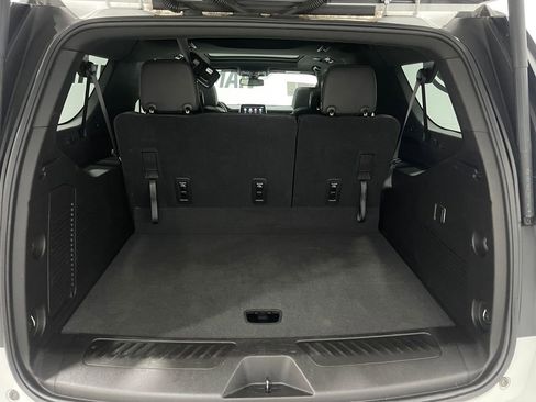 Used 2021 Chevrolet Suburban LT image 28