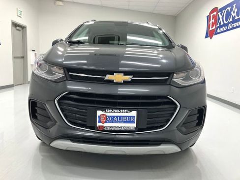 Used 2018 Chevrolet Trax LT w/ LT Convenience Package image 5