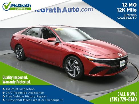 Used 2025 Hyundai Elantra SEL image 1