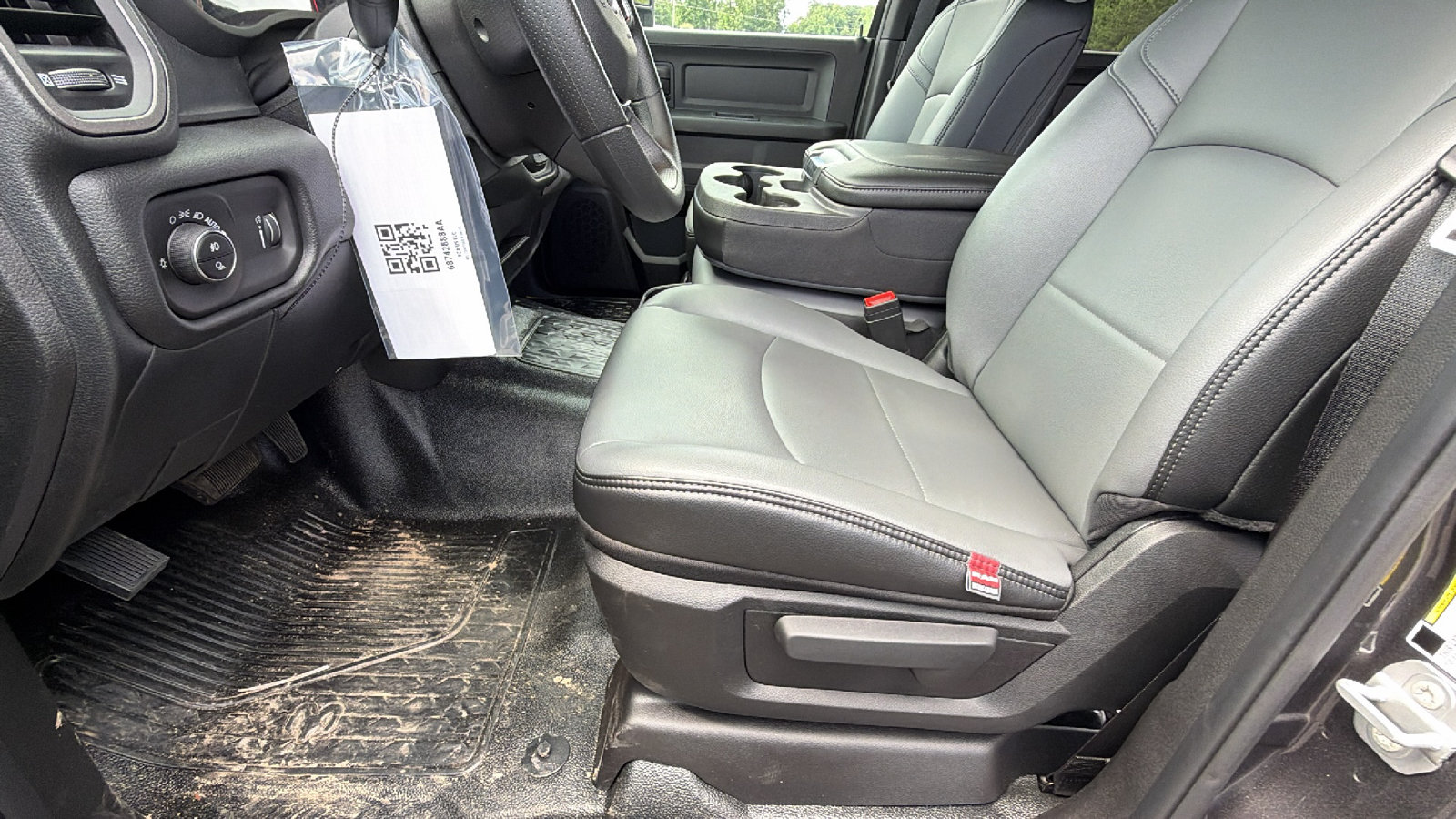 New 2026 RAM 3500 Tradesman w/ Chrome Appearance Group A AWD/4WD image 16
