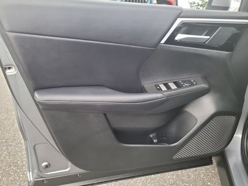 Used 2024 Mitsubishi Outlander SE FWD image 17