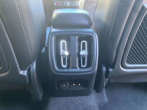 Used 2023 Volvo XC40 B5 Plus AWD/4WD image 25