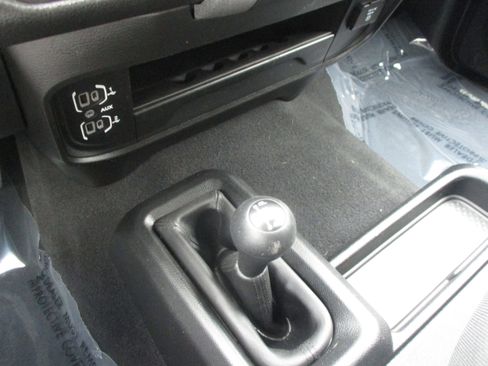Used 2024 RAM 3500 Tradesman w/ Chrome Appearance Group AWD/4WD image 30