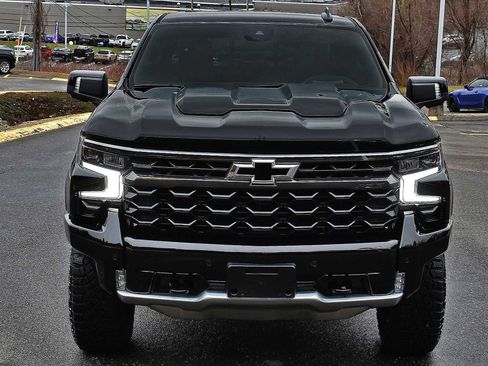 Used 2025 Chevrolet Silverado 1500 ZR2 w/ Technology Package image 5