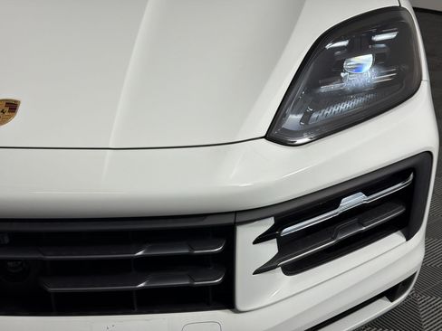 Used 2026 Porsche Cayenne AWD/4WD image 12