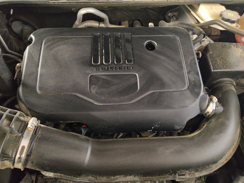 Used 2022 GMC Acadia SLE FWD image 30