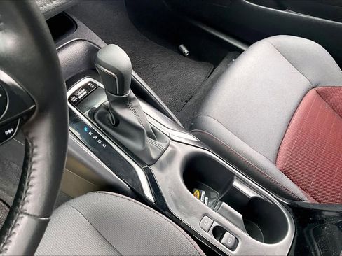 Used 2025 Toyota Corolla SE image 16