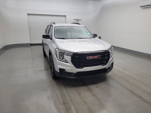 Used 2022 GMC Terrain SLE w/ Driver Convenience Package image 14