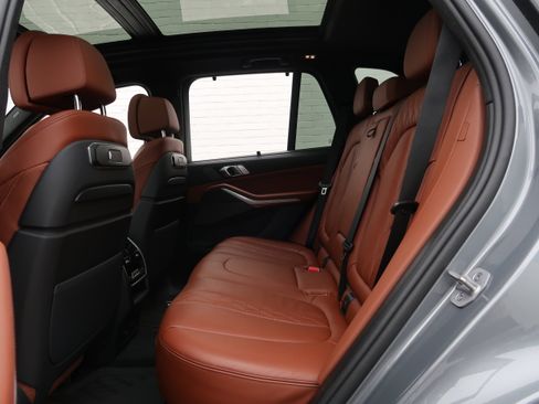 Used 2025 BMW X5 xDrive40i w/ Executive Package AWD/4WD image 43