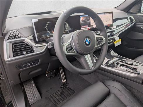 New 2026 BMW X5 xDrive40i w/ M Sport Package image 3