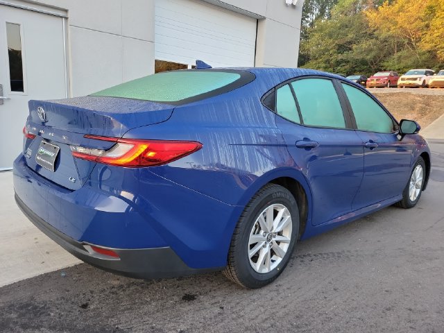 Used 2025 Toyota Camry LE FWD image 5