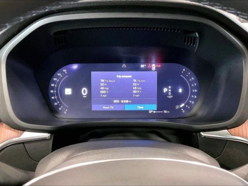 Used 2023 Volvo XC60 B5 Plus AWD/4WD image 13