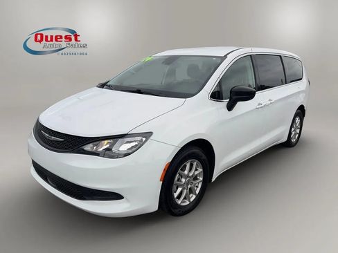 Used 2024 Chrysler Voyager LX FWD image 7