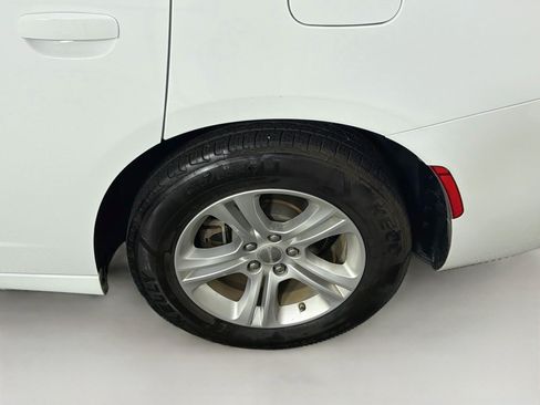 Used 2022 Dodge Charger SXT RWD image 11