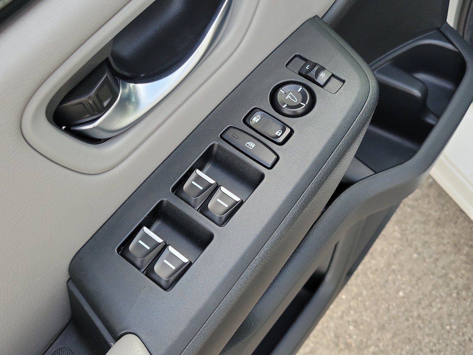 Used 2024 Honda Pilot Touring image 14
