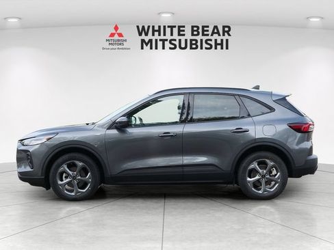 Used 2025 Ford Escape ST-Line Select AWD/4WD image 3