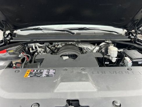 Used 2018 Chevrolet Suburban LT image 20