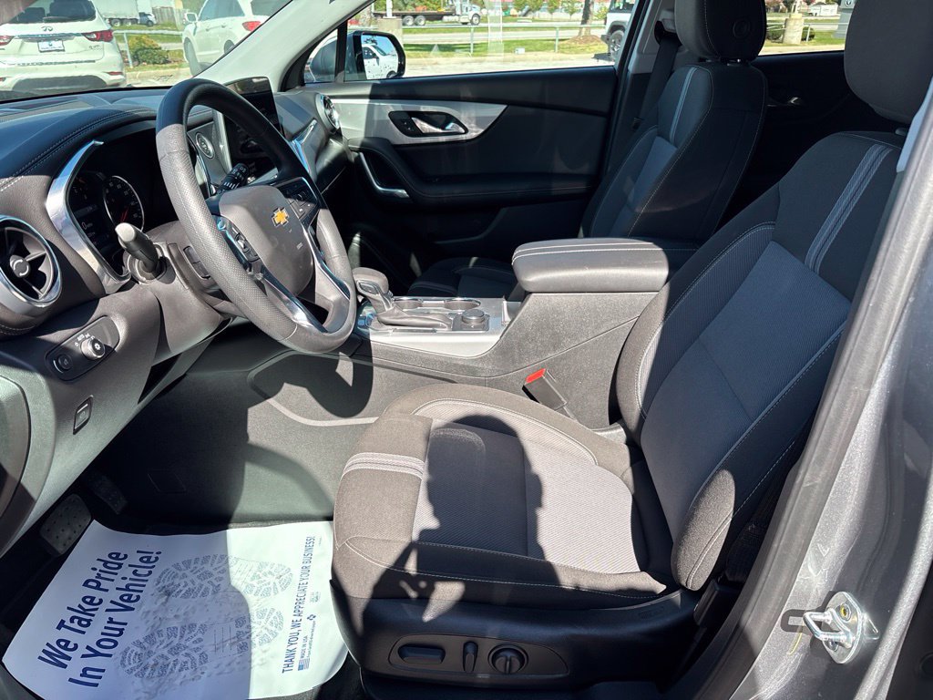 Used 2025 Chevrolet Blazer LT FWD image 34