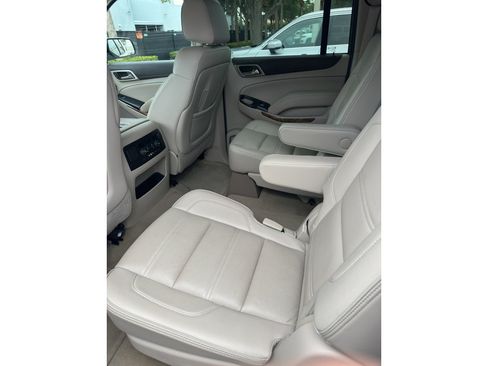 Used 2015 GMC Yukon XL Denali w/ Premium Package AWD/4WD image 5