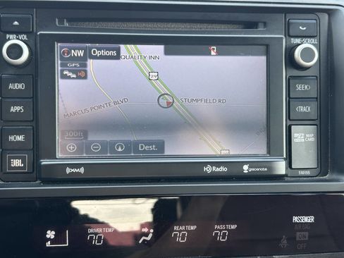 Used 2017 Toyota Sequoia Platinum image 11