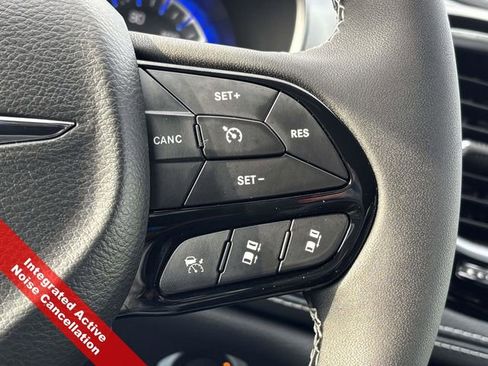 New 2026 Chrysler Pacifica Limited w/ Uconnect Theater Family Group image 28