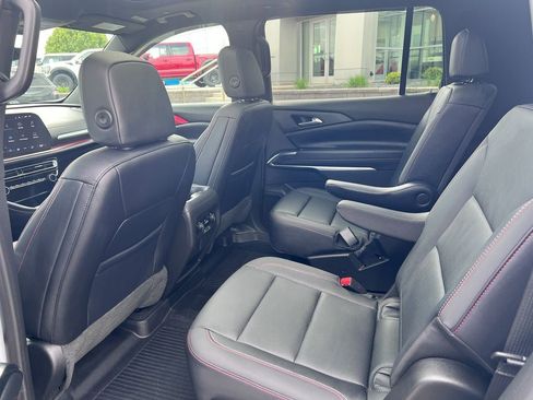 Used 2026 Chevrolet Traverse Z71 w/ Driver Confidence Package AWD/4WD image 12
