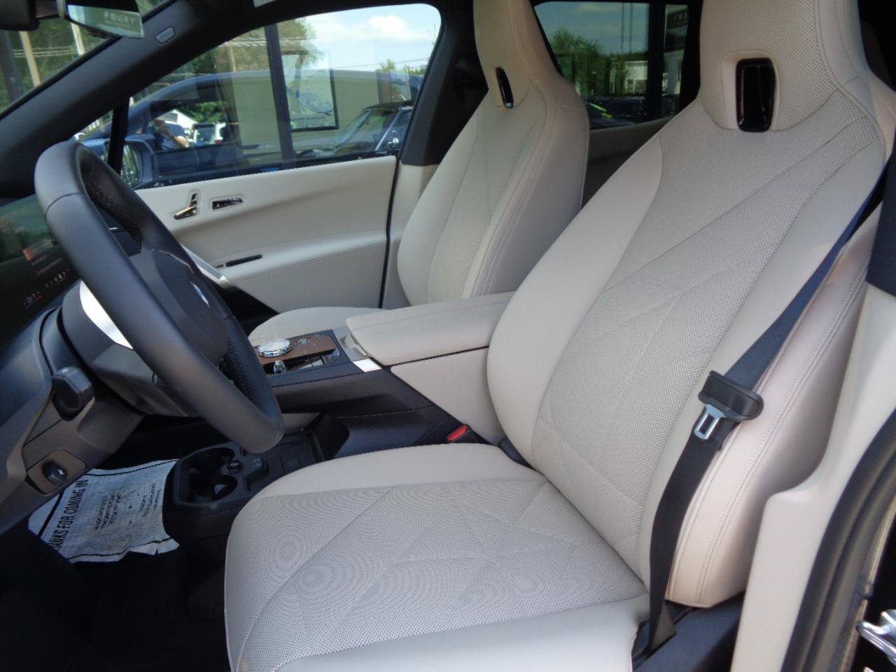 Used 2026 BMW iX xDrive60 w/ Executive Package AWD/4WD image 9