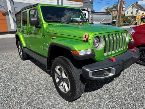 Used 2018 Jeep Wrangler Unlimited Sahara AWD/4WD image 3
