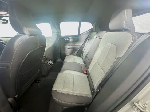 Used 2025 Volvo XC40 B5 Core AWD/4WD image 30