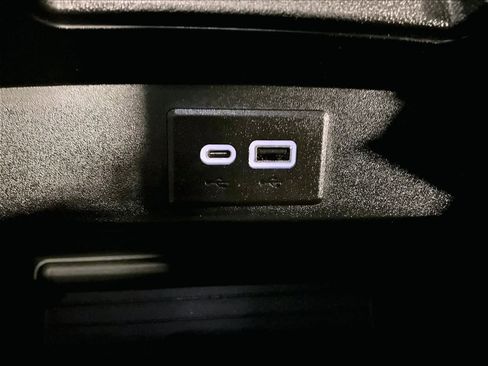 Used 2022 Chevrolet Suburban RST w/ Luxury Package image 28