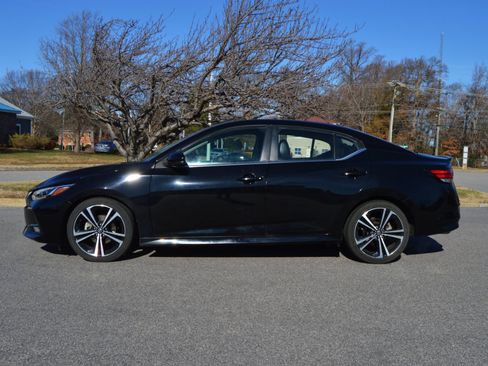 Used 2021 Nissan Sentra SR w/ SR Premium Package image 5