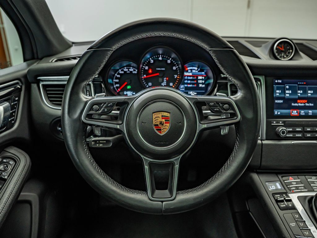 Used 2018 Porsche Macan AWD/4WD image 25