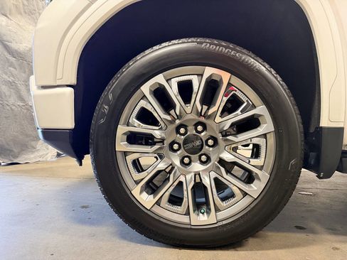 Used 2023 GMC Sierra 1500 Denali Ultimate image 4