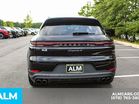 Used 2024 Porsche Cayenne S image 11