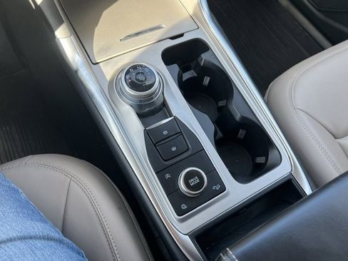 Used 2023 Ford Explorer XLT image 26