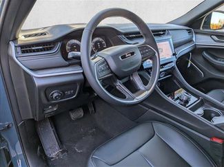 New 2026 Jeep Grand Cherokee Limited w/ Limited Altitude Package AWD/4WD video 3