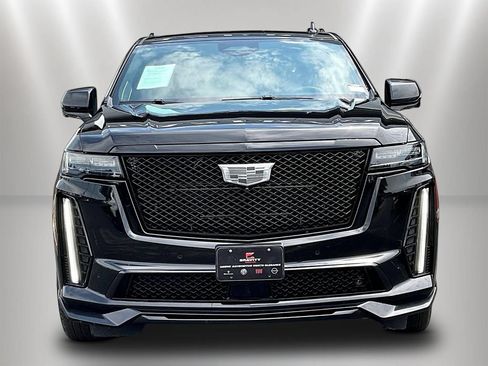 Used 2023 Cadillac Escalade ESV V w/ LPO, ONYX Package AWD/4WD image 2