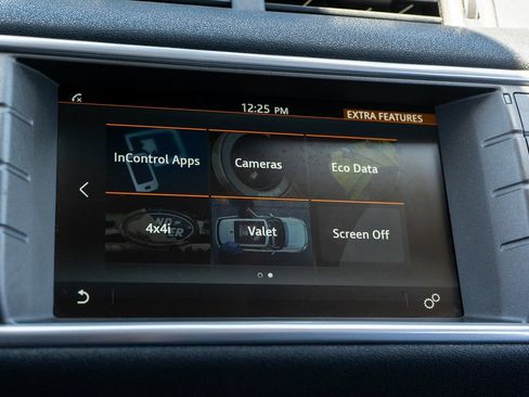 Used 2018 Land Rover Range Rover Evoque SE AWD/4WD image 21